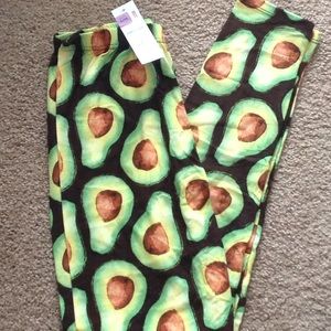 Agnes and Dora avocado leggings